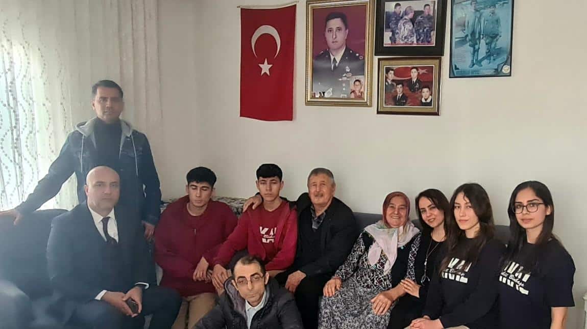 Şehit Binbaşı Adil Karagöz'ün kıymetli anne ve babasıni ziyaret ettik.